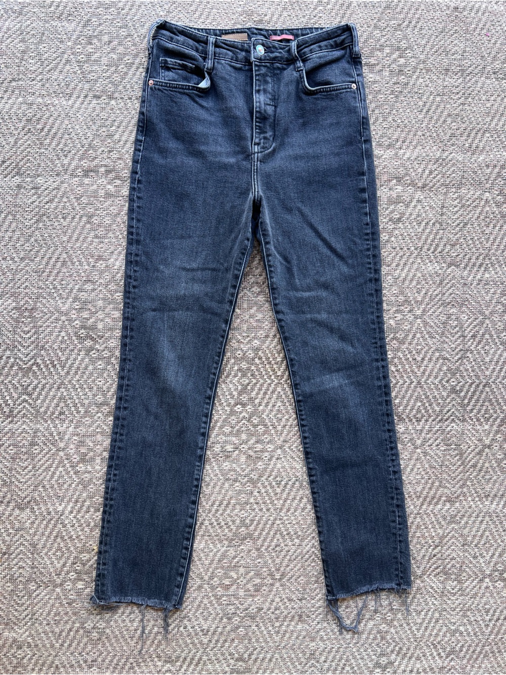 Pilcro Anthropologie Gray Skinny Cigarette Jeans Raw Hem Size 29